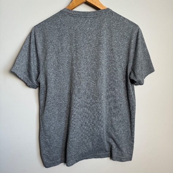 Old Navy Active Women's Gray‎ Go-Dry Short Sleeve Activewear T-Shirt Size Medium - Picture 3 of 8